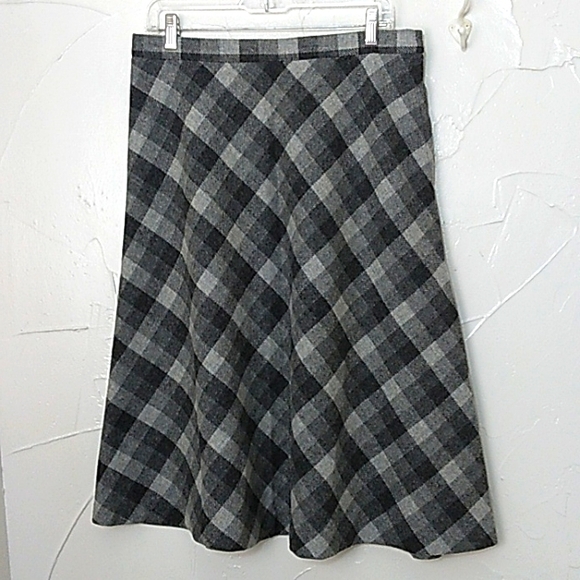 Country Suburbans Dresses & Skirts - Vintage Country Suburbans 100% Wool Skirt Size 32 Waist A Line Plaid Union Made